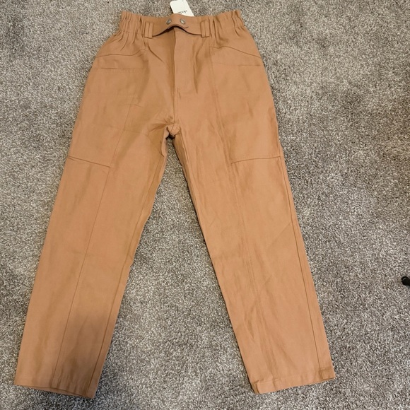NWT Elodie women's cargo style straight leg pants size large with cinched waist - Picture 2 of 8